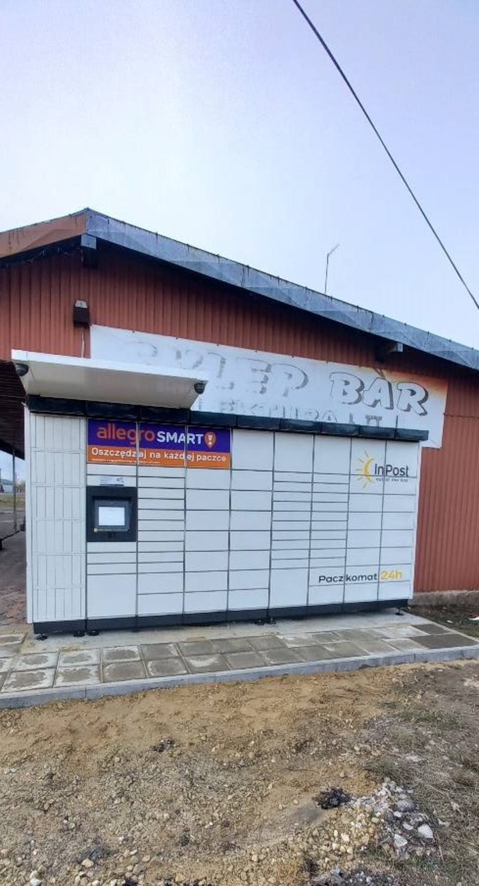 Paczkomat GAX01M Na parkingu przy Sklepie u Marioli