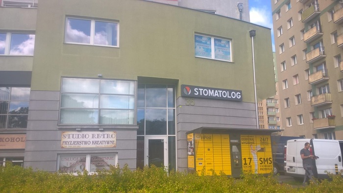 Поштомат GDA02G Przy salonie fryzjerskim Studio Retro