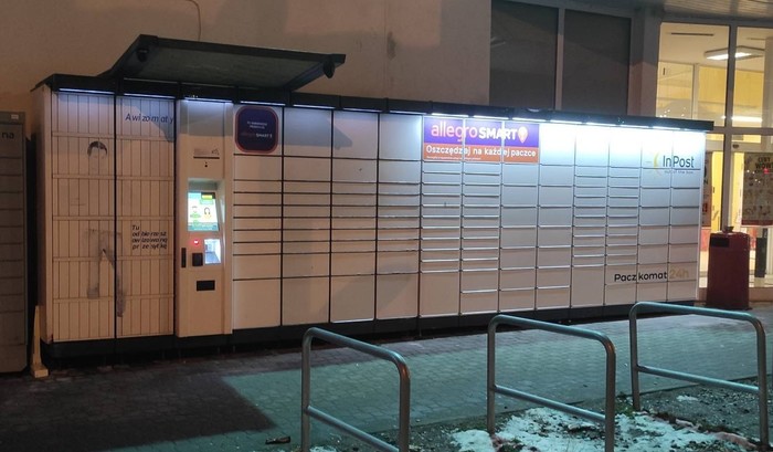 Paczkomat GDA03L Przy markecie Intermarche