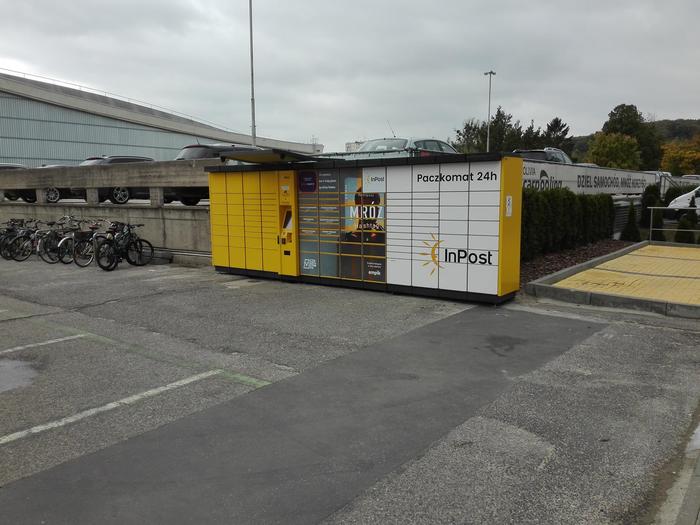 Paczkomat GDA14A Parking Olivia Business Centre
