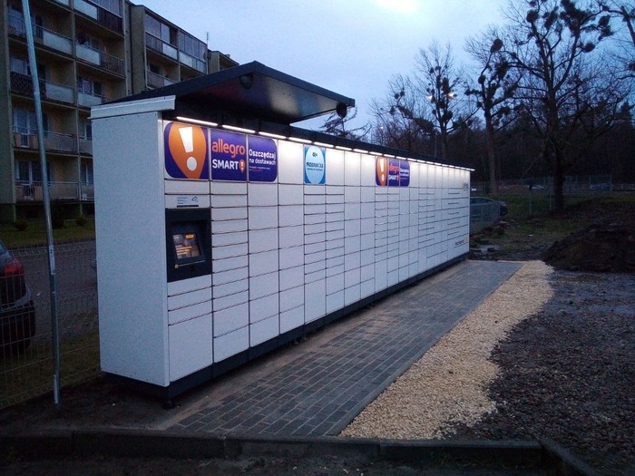 Paczkomat GDA150M Parking przy sklepie