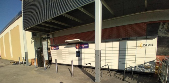 Paczkomat GDA15M Przy wejściu do sklepu Lidl