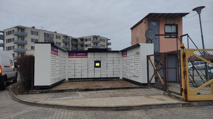 Paczkomat GDA195M Parking samochodowy