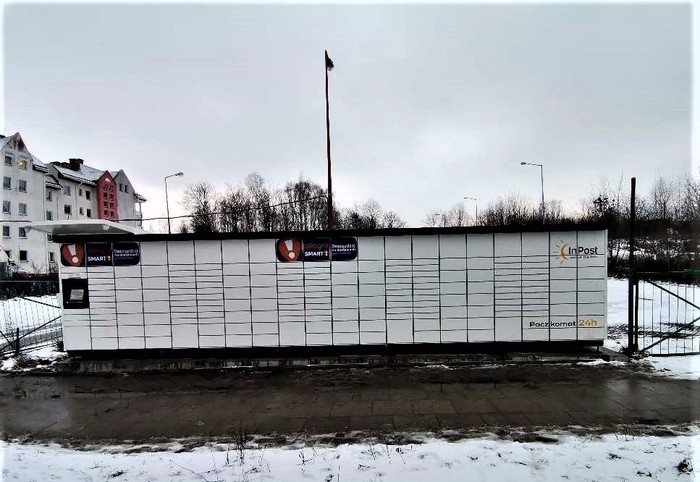 Paczkomat GDA84M parking osiedlowy