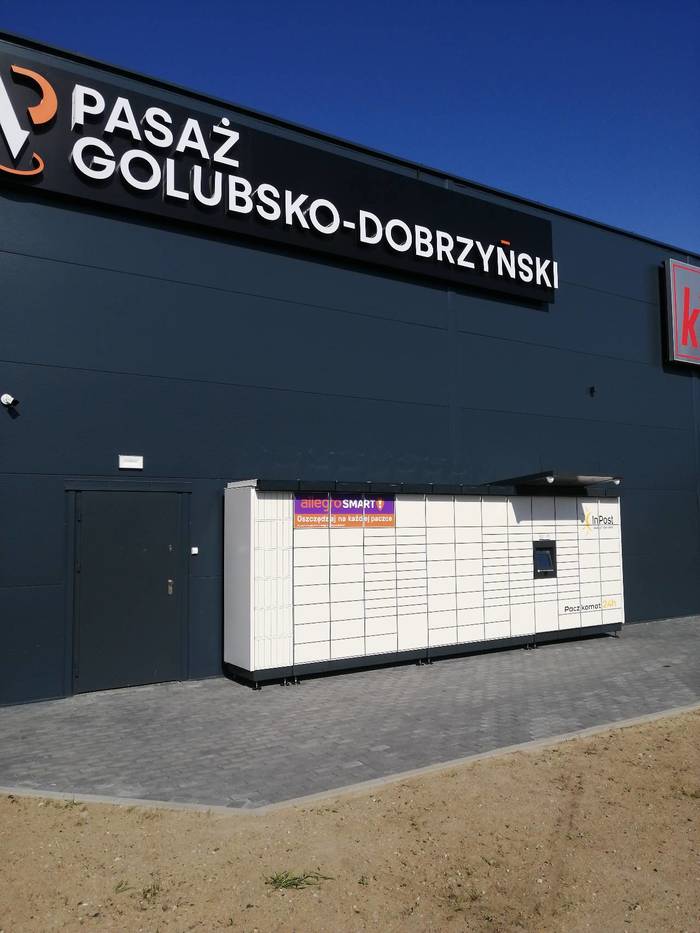 Paczkomat GDB04M przy parku handlowym