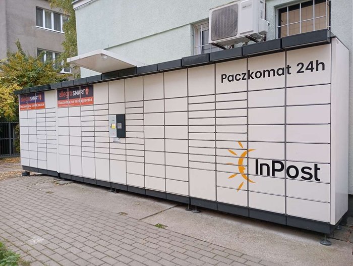 Paczkomat GDY10N Obok sklepu Odido