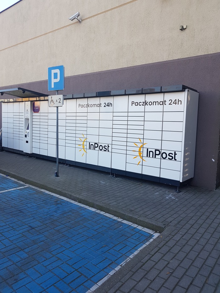 Paczkomat GDY11A Przy Centrum Handlowym Bosman