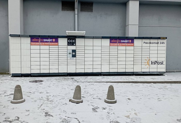Paczkomat GDY11N Przy Supermarkecie Auchan