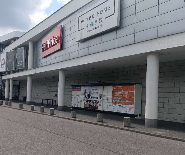 Paczkomat GDY17A Przy Centrum Handlowym Klif