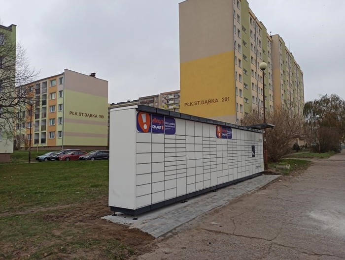 Paczkomat GDY46M przy bloku