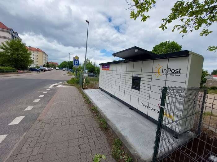 Paczkomat GDY92M Przy parkingu