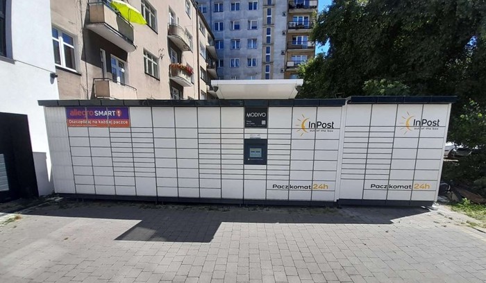 Paczkomat GDY93M Przy budynku biurowym