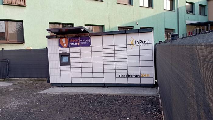 Parcel Locker GHW01M parking przy sklepie spożywczym