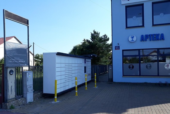 Paczkomat GKA01M Na parkingu Apteki Remedium