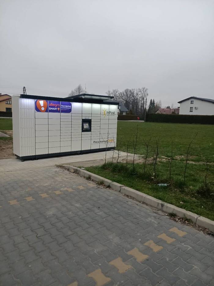 Paczkomat GKK03M Parking sklepu
