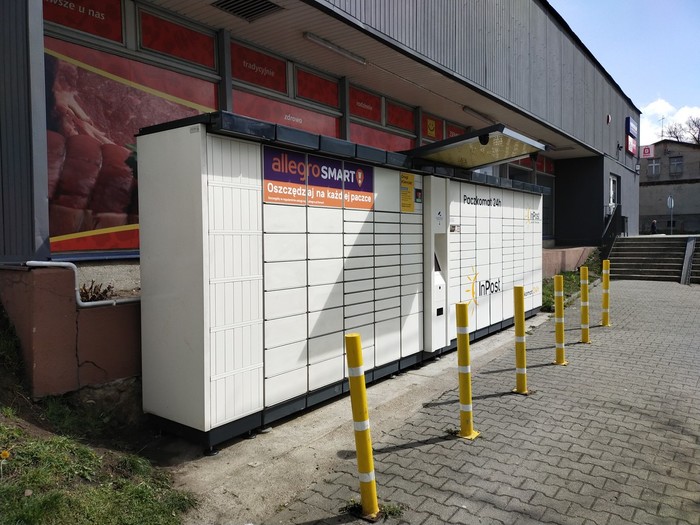 Parcel Locker GLI12A Przy sklepie Społem