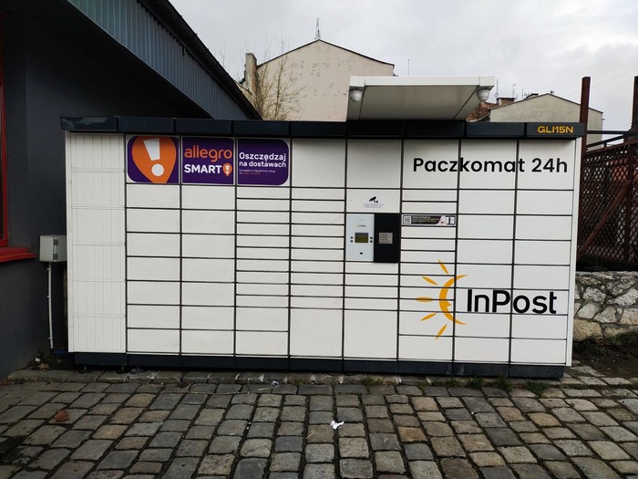 Paczkomat GLI15N Przy budynku PH Społem