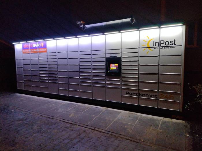 Paczkomat GLI57M Pod Blokiem nr 4 od ul. Sokoła