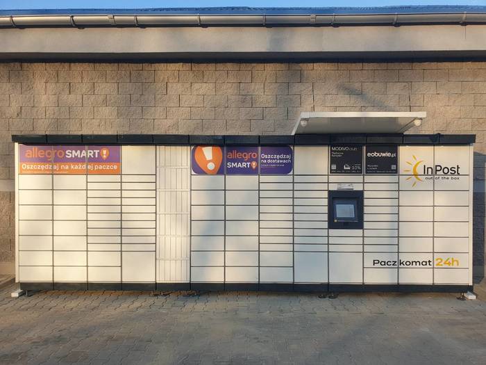 Paczkomat GLI87M na stacji paliw AMIC Energy