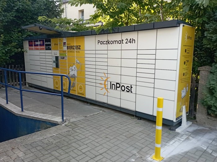 Paczkomat GLO01N Przy markecie PSS Społem