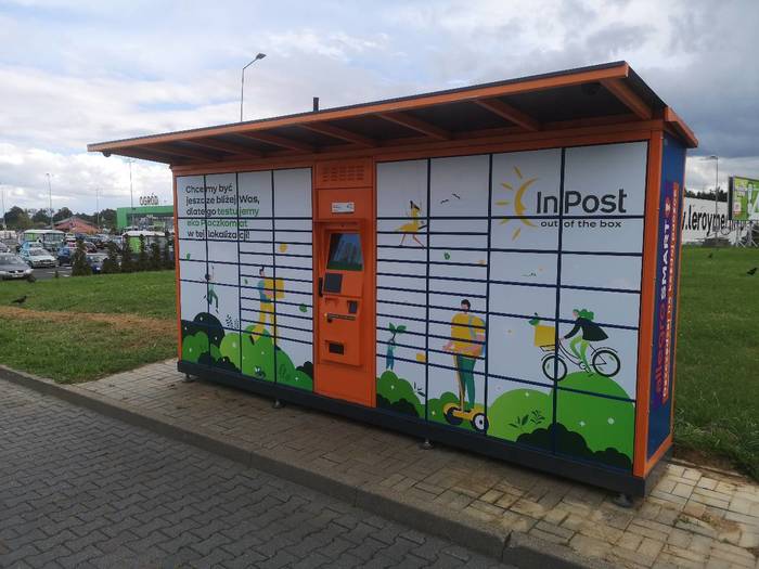 Parcel Locker GLO03G Przy stacji paliw Moya.