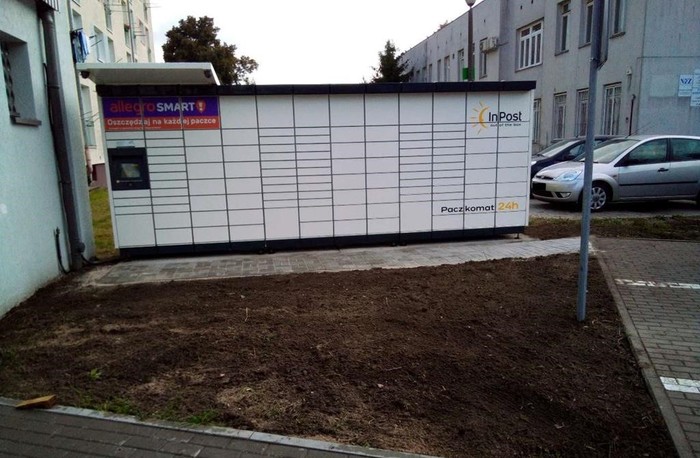 Parcel Locker GNE02M Obok Żabki
