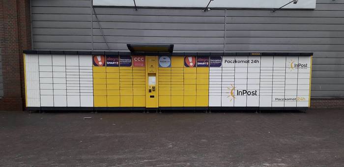 Paczkomat GNI02A Przy sklepie Carrefour