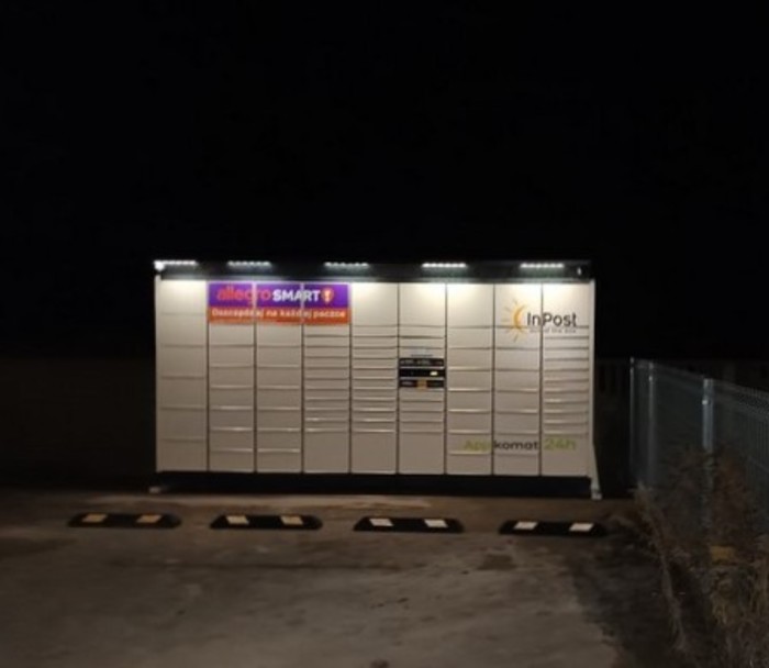 Paczkomat GOCE01BAPP parking za świetlicą