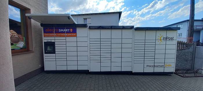 Paczkomat GOU01M parking przy sklepie