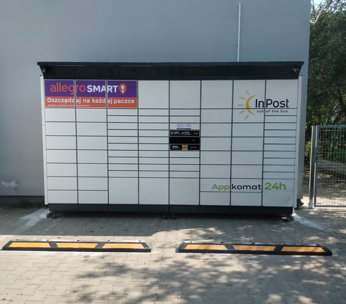 Paczkomat GOZ01BAPP Na parkingu
