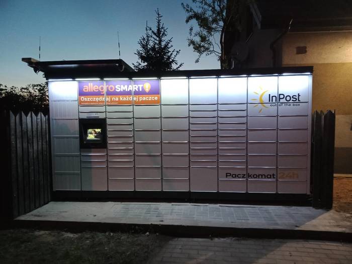 Paczkomat GQN01M Przy sklepie spożywczym