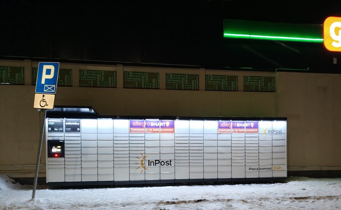 Paczkomat GRA10M przy sklepie Społem