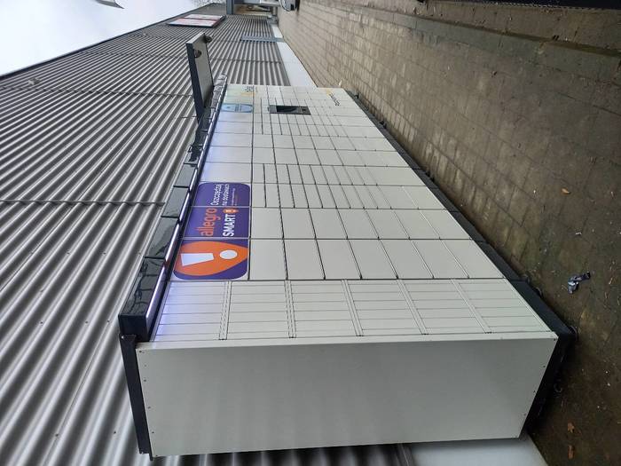 Paczkomat GRC03M Na parkingu sklepu Kaufland
