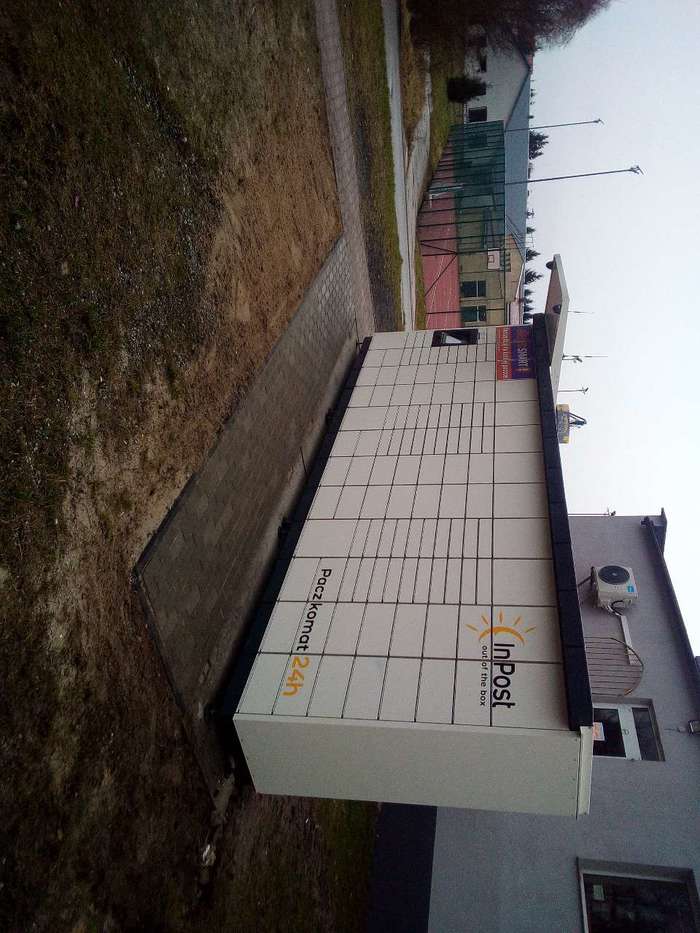 Paczkomat GRG01M przy sklepie Piekarczyk