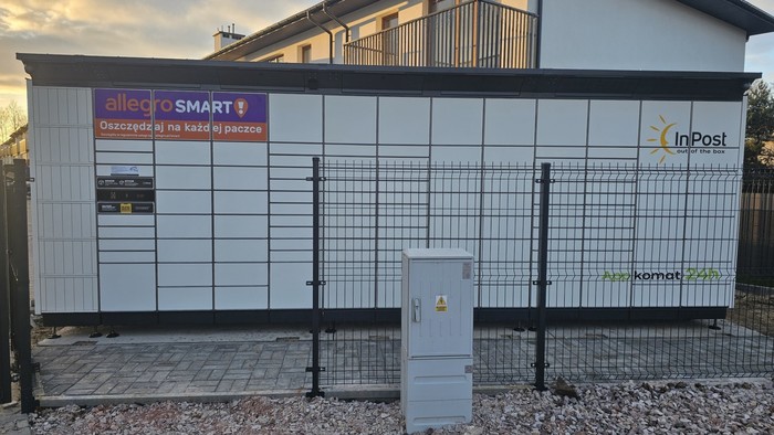 Paczkomat GRM01BAPP Przy wjeździe na osiedle