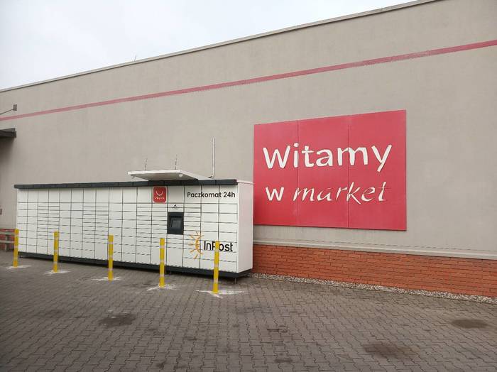 Paczkomat GRM03M Przy sklepie  Carrefour