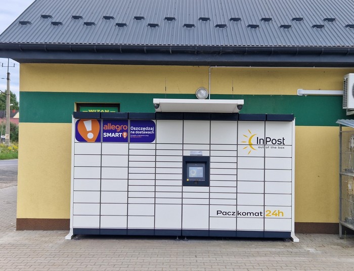 Parcel Locker GRQD01M Z prawej strony sklepu