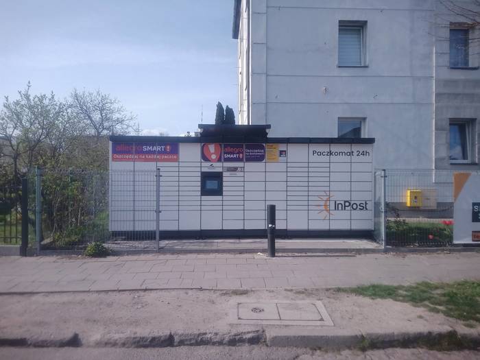 Parcel Locker GRU07M Posesja prywatna przy ulicy Tysiąclecia
