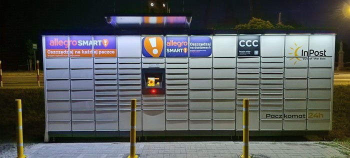 Поштомат GRZ01M Tylny parking sklepu GS nr 5 przy cmentarzu