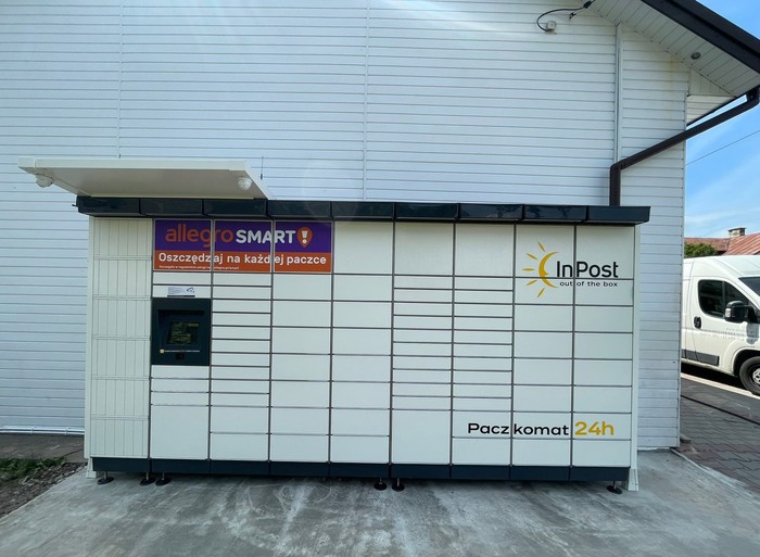 Paczkomat GRZE01M przy sklepie