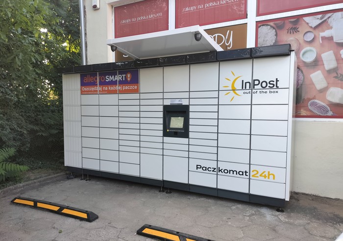 Paczkomat GVW01M Przy sklepie