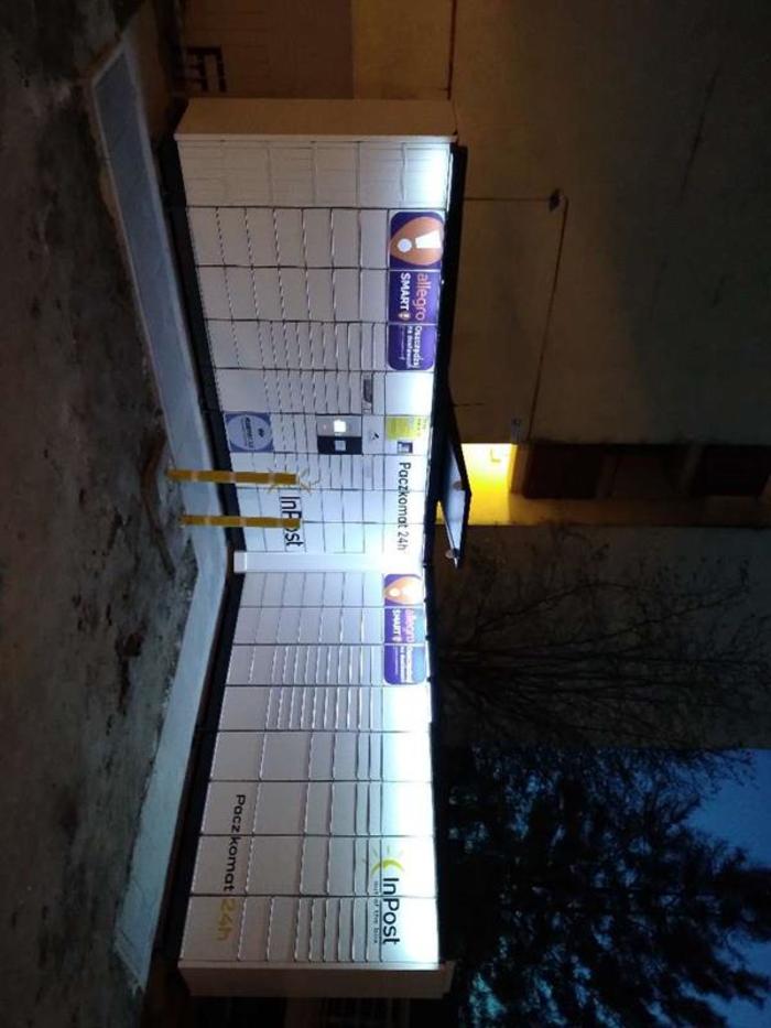 Paczkomat GWI05N Przy budynku akademika