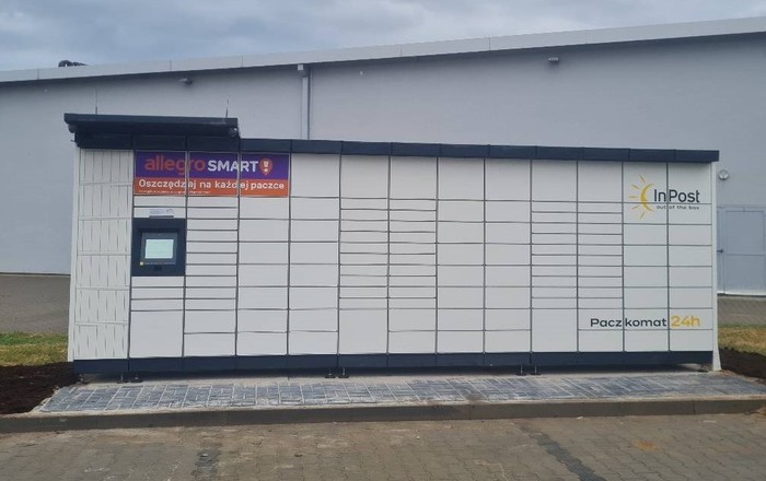 Parcel Locker GWI53M przy parkingu