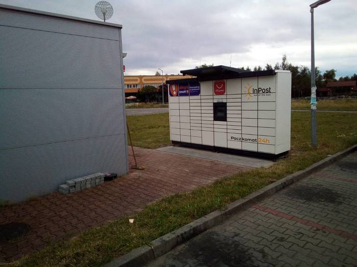 Paczkomat GWL03M Teren stacji benzynowej