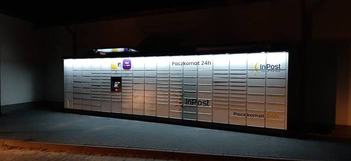 Paczkomat GWX01M Przy Top Market od ul. Targowej