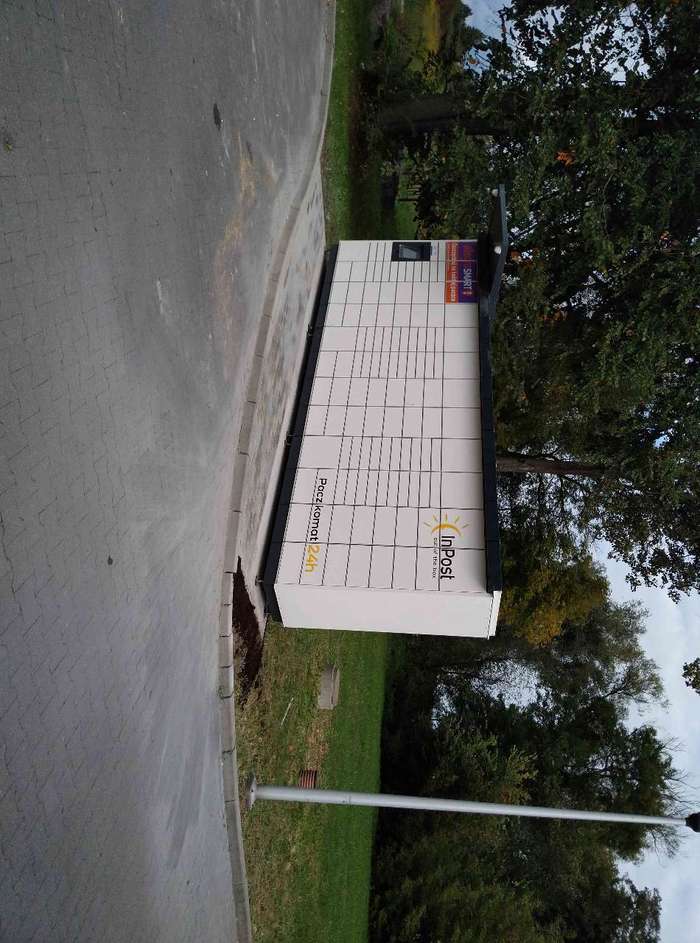 Paczkomat GXQ01M Parking przy Lewiatanie