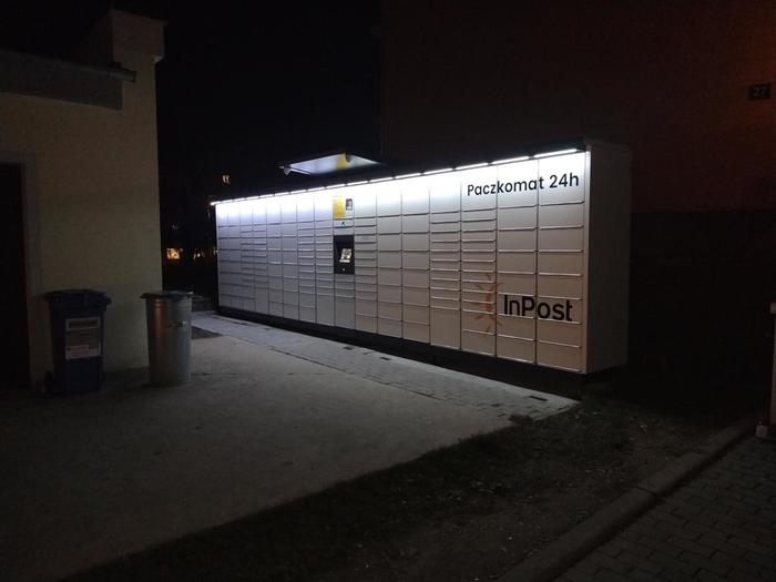 Paczkomat GZC01M Przy sklepie alkoholowym Szklanka