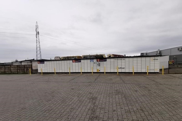 Paczkomat GZC02N Na przeciwko sklepu meblowego ABRA