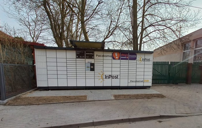 Paczkomat HJN03N Obok przedszkola