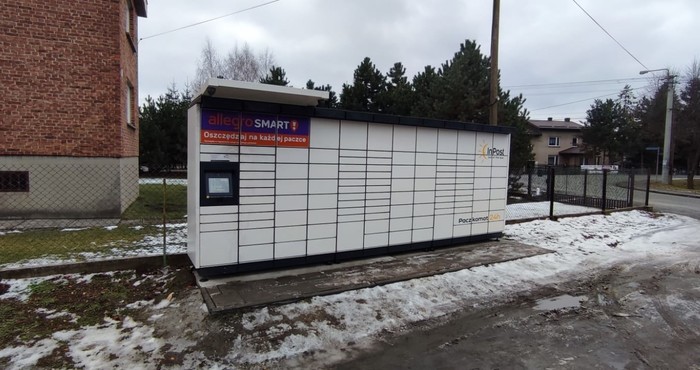 Paczkomat HMZ01M Przy sklepie spożywczym AGSE